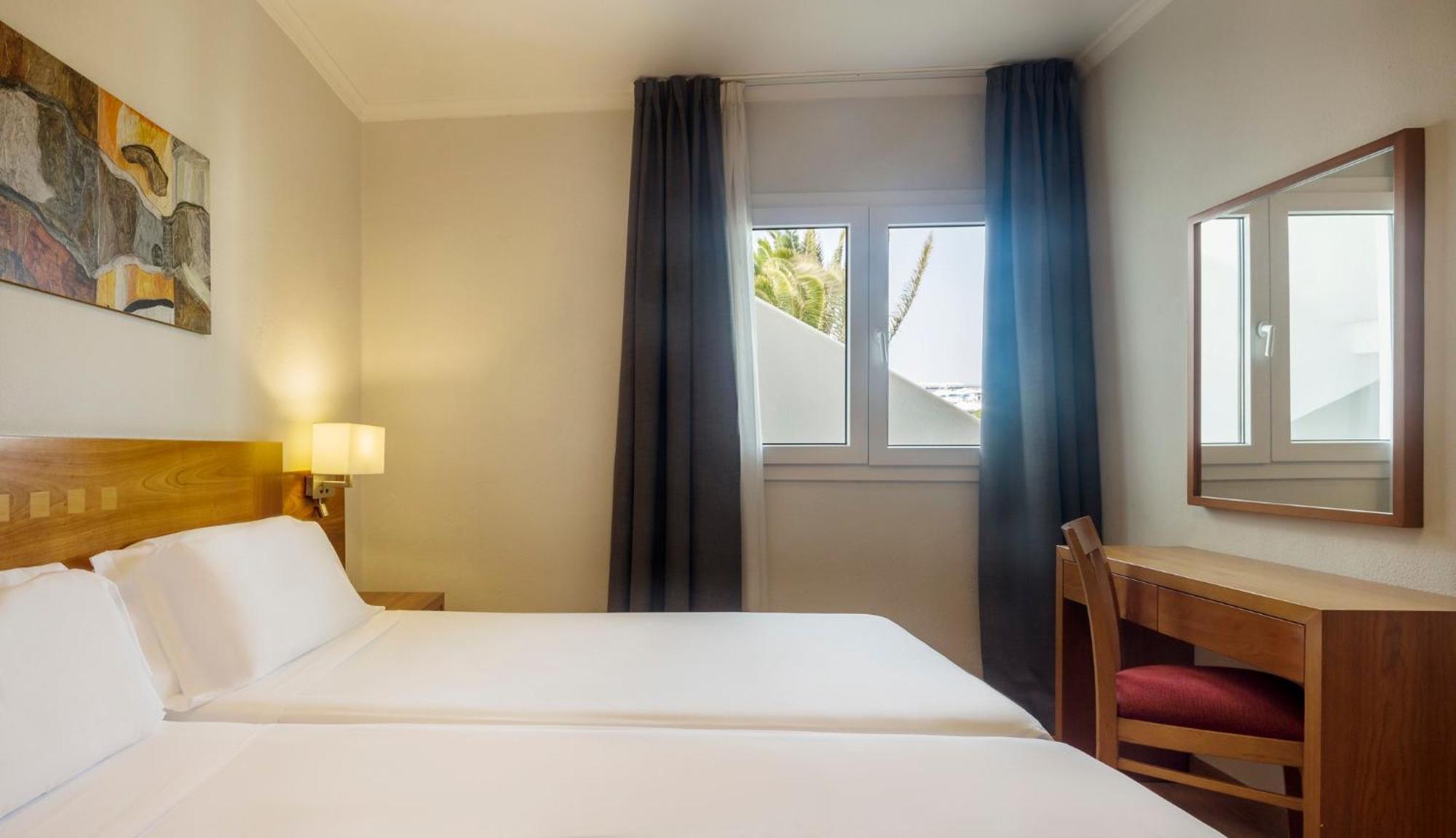 Ilunion Costa Sal Lanzarote Aparthotel Puerto del Carmen  Room photo